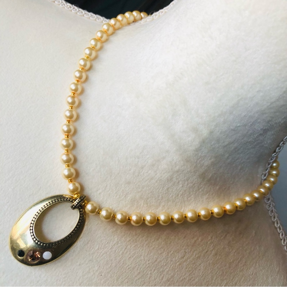 Handcrafted repurpose stone open raindrop pendant Czech glass Pearl necklace